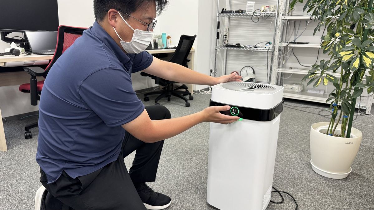 イヤイヤAirdogを愛でさせられる大型男性B